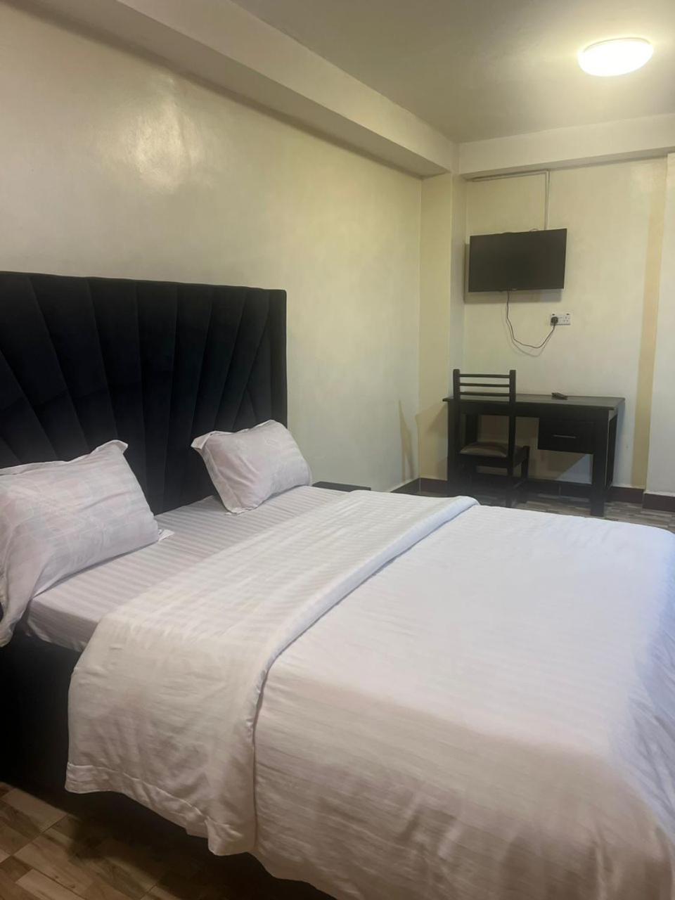 Royal Hotel Apartments カンパラ エクステリア 写真
