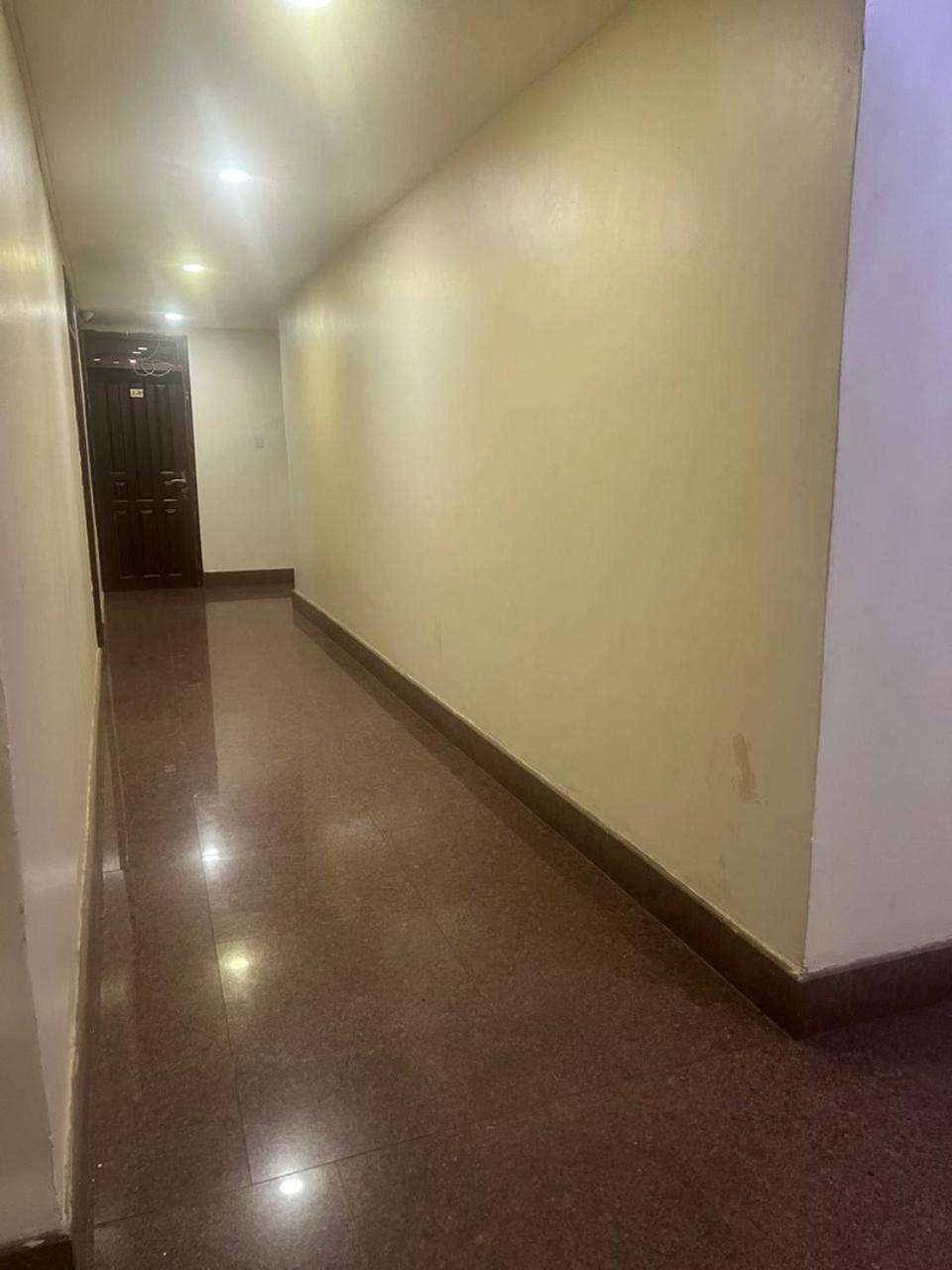 Royal Hotel Apartments カンパラ エクステリア 写真