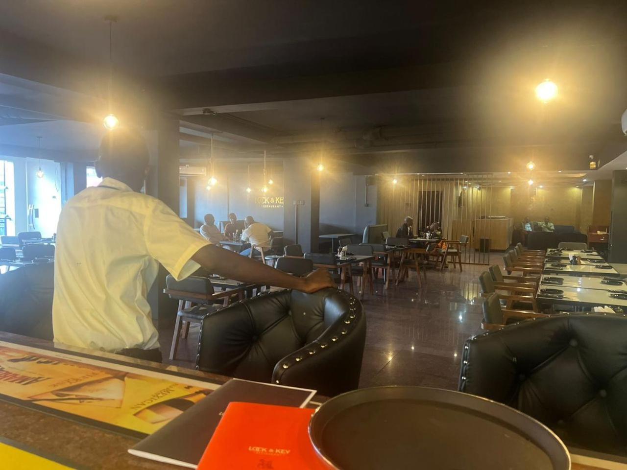 Royal Hotel Apartments カンパラ エクステリア 写真